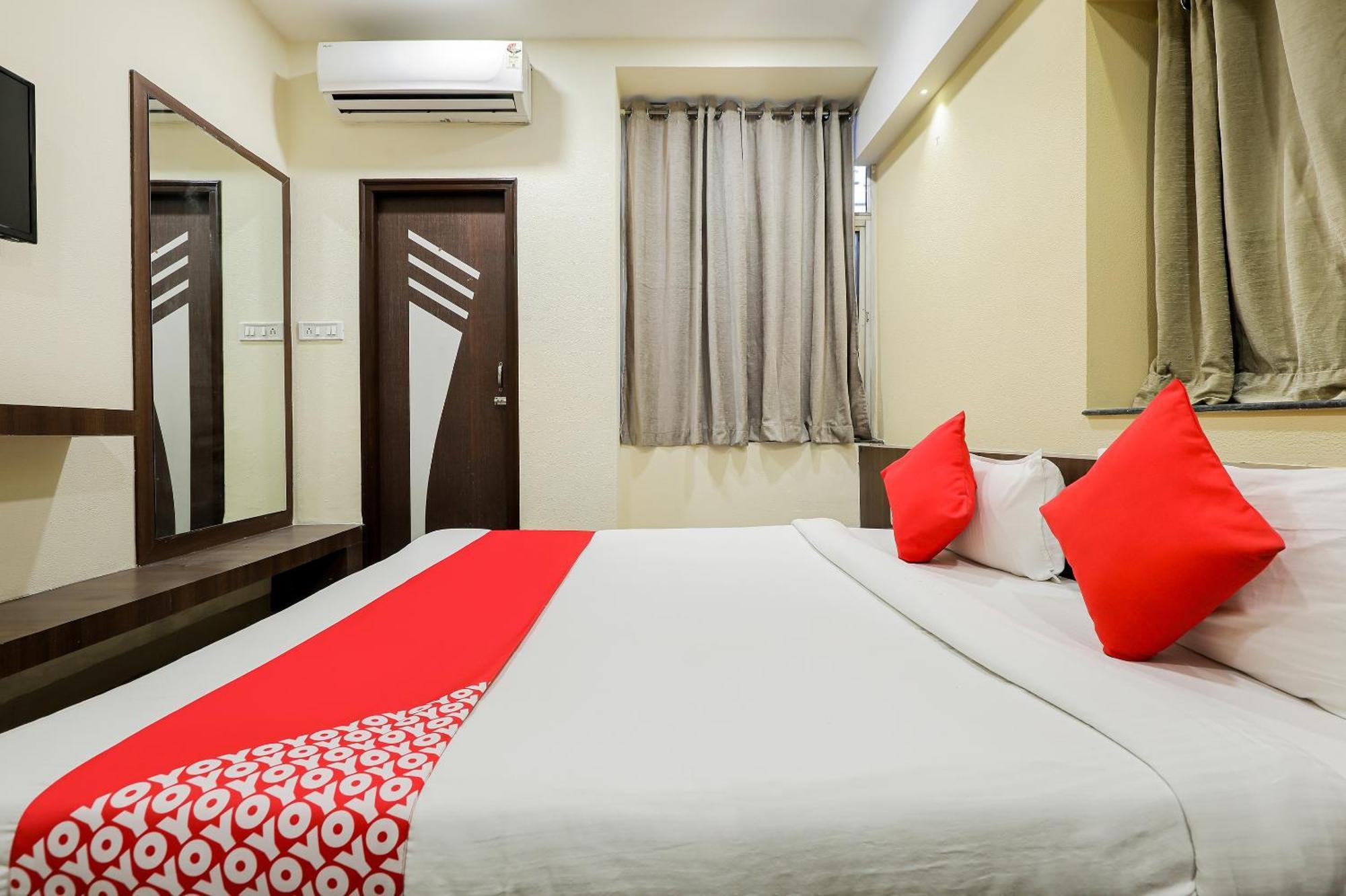 Oyo Hotel Relax Indore Bagian luar foto