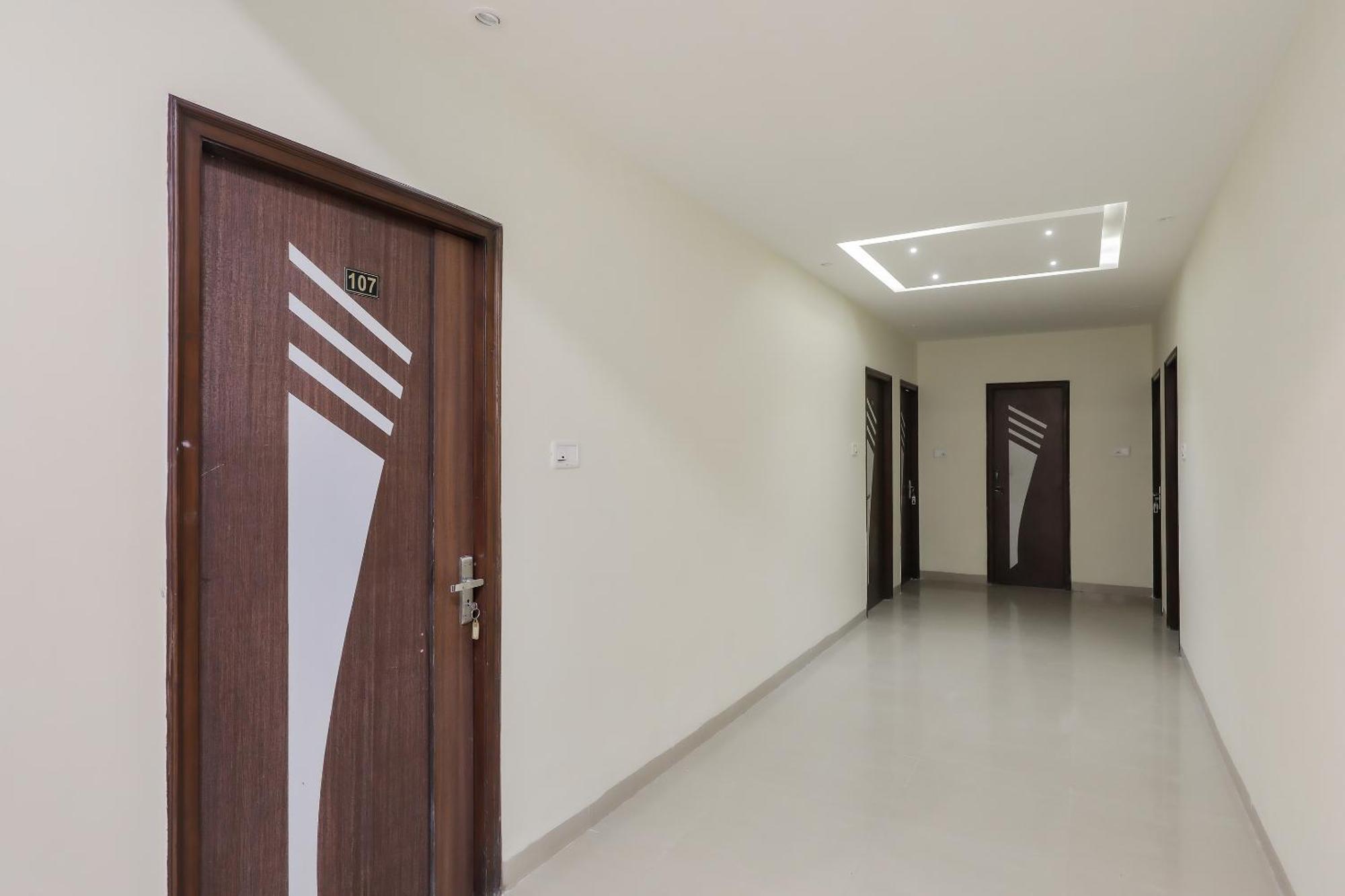 Oyo Hotel Relax Indore Bagian luar foto