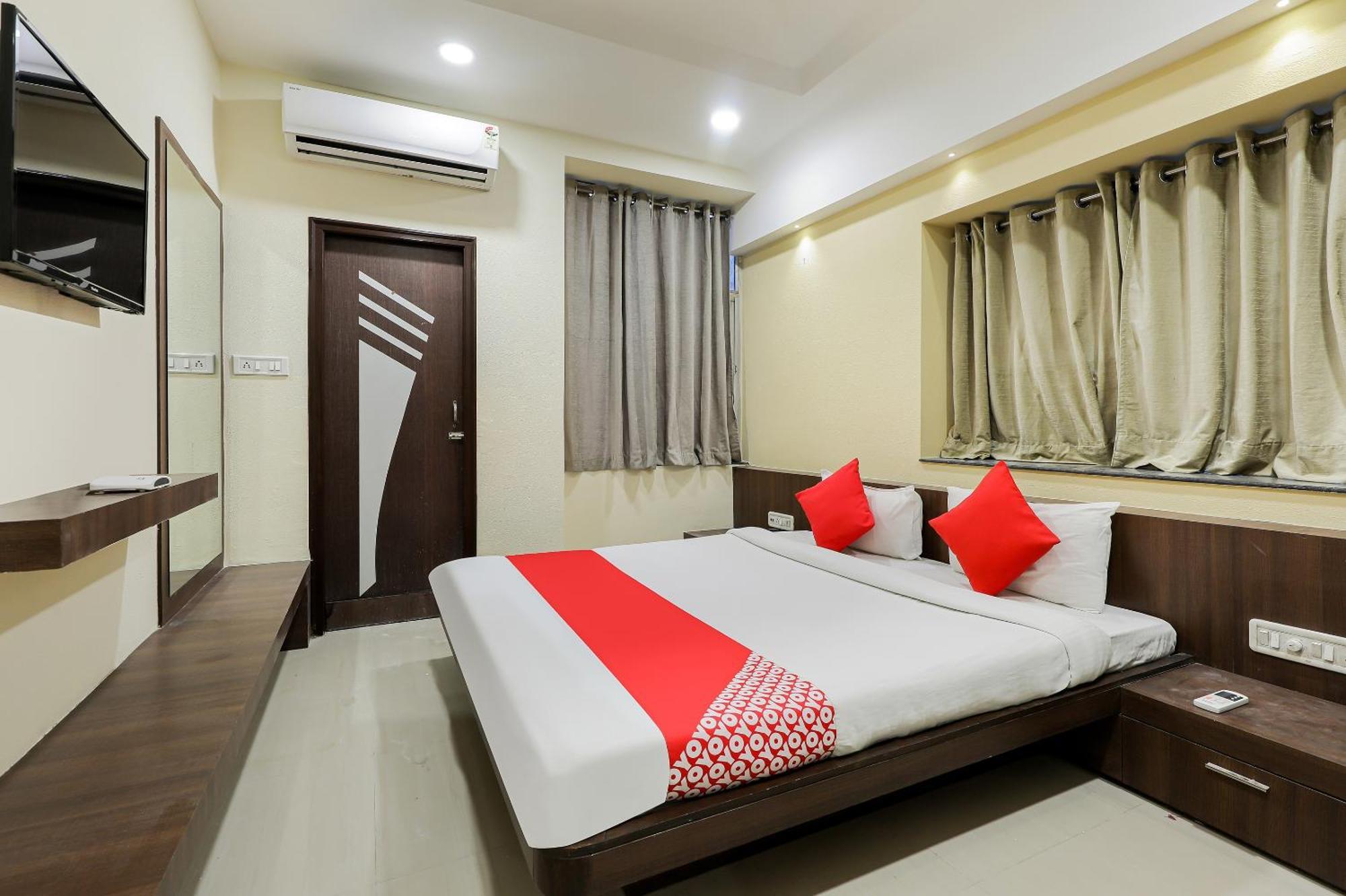 Oyo Hotel Relax Indore Bagian luar foto