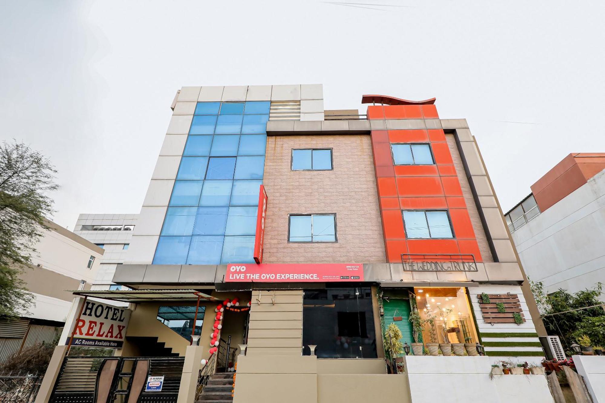 Oyo Hotel Relax Indore Bagian luar foto