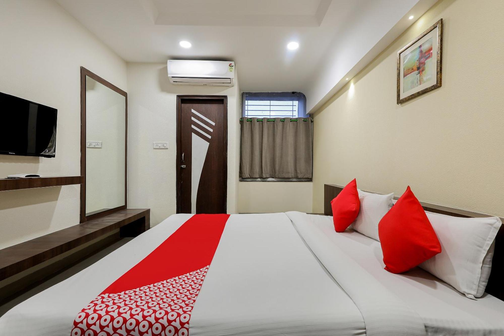 Oyo Hotel Relax Indore Bagian luar foto